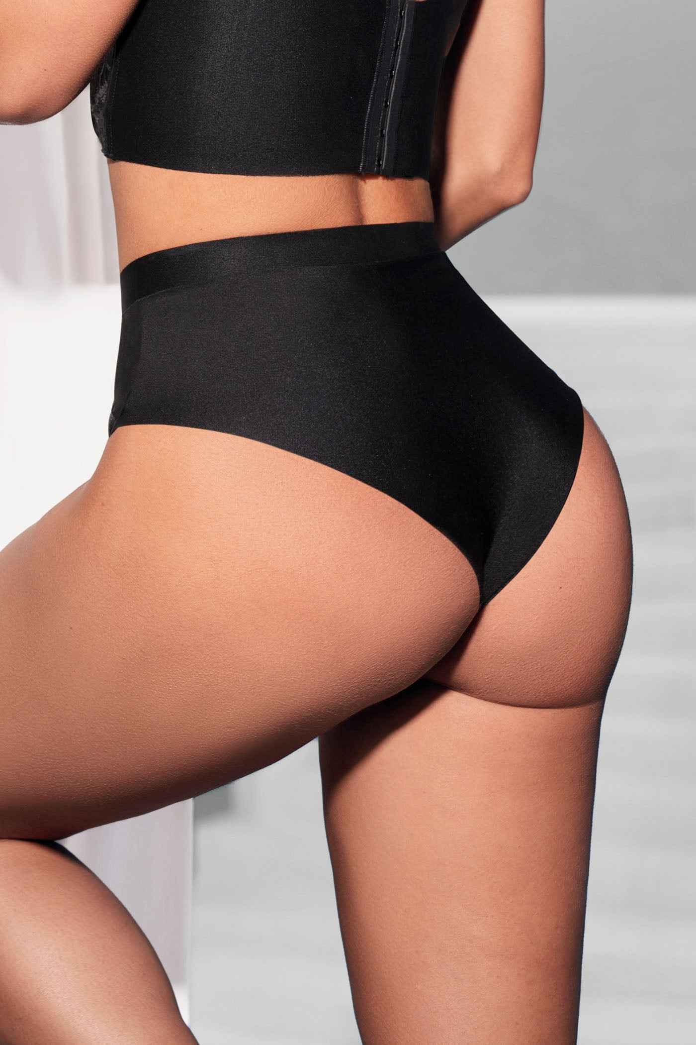 Panty Hilo Cachetero Corte Libre 10225