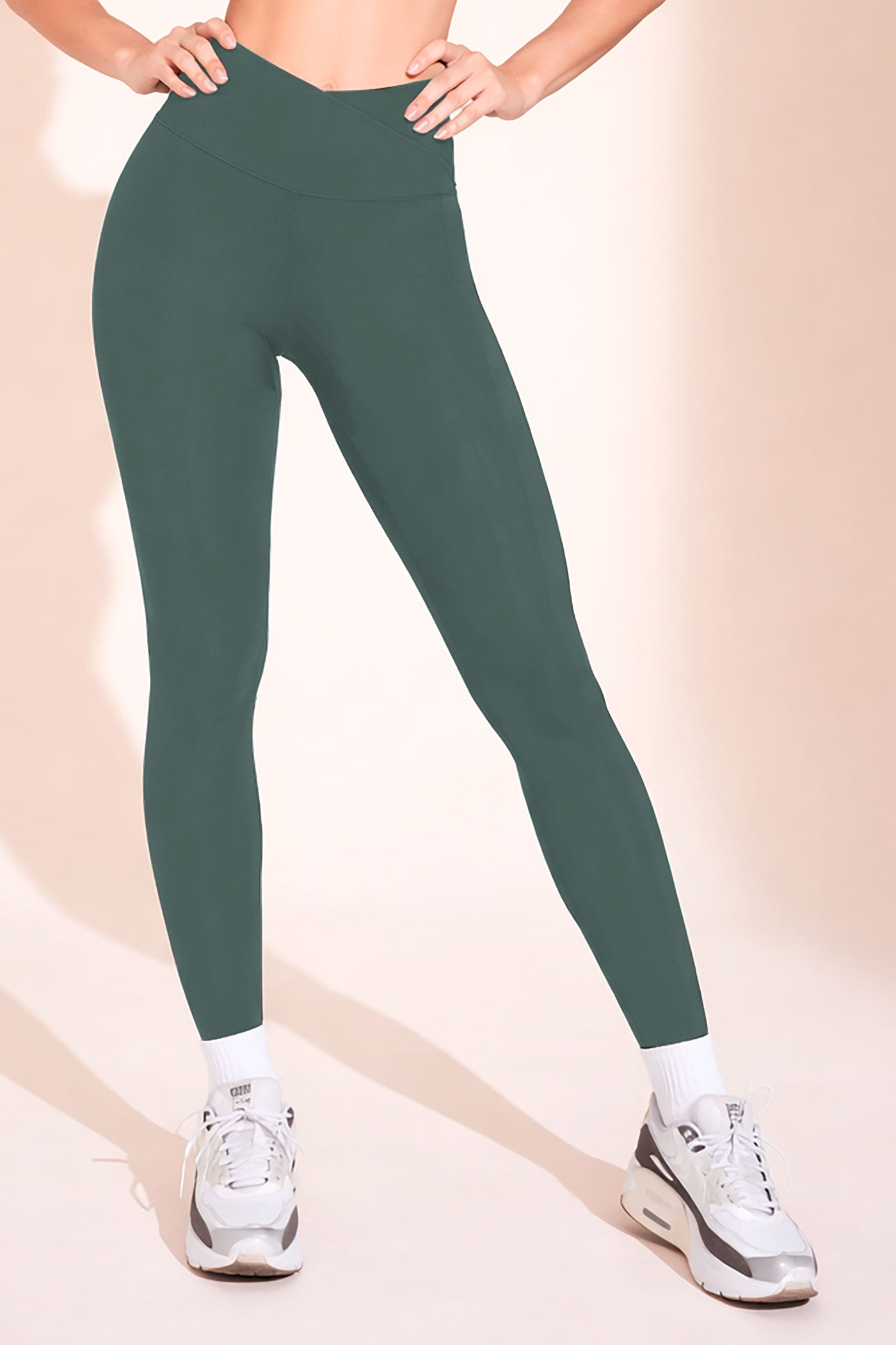 AC-06-LEGGINGDEPORTIVO-BOSQUE-CAROL-CACTIVE_efff7924-5555-4929-9188-57be0f1131fe.jpg