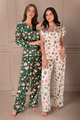 Pijama Manga Corta en Satín Estampado Magia Rosa 50113 | Colección Fin de Año